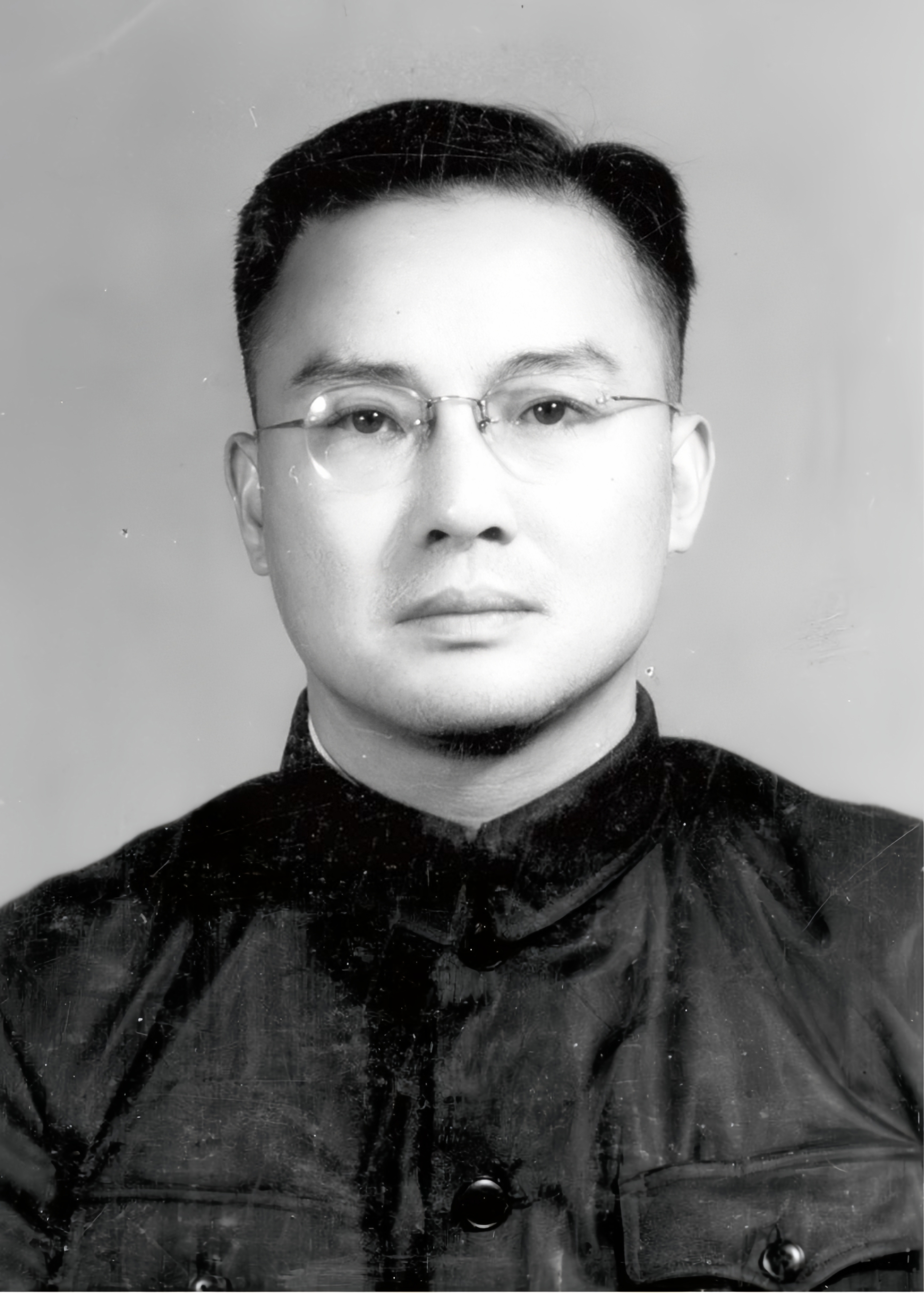 周伦岐1.jpg